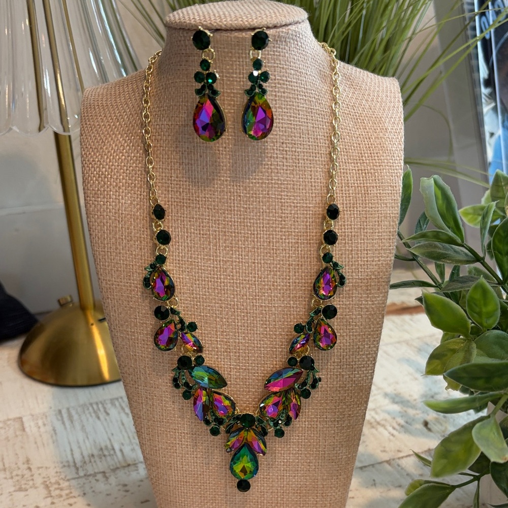Elegant Multicolor Necklace and Earring Set